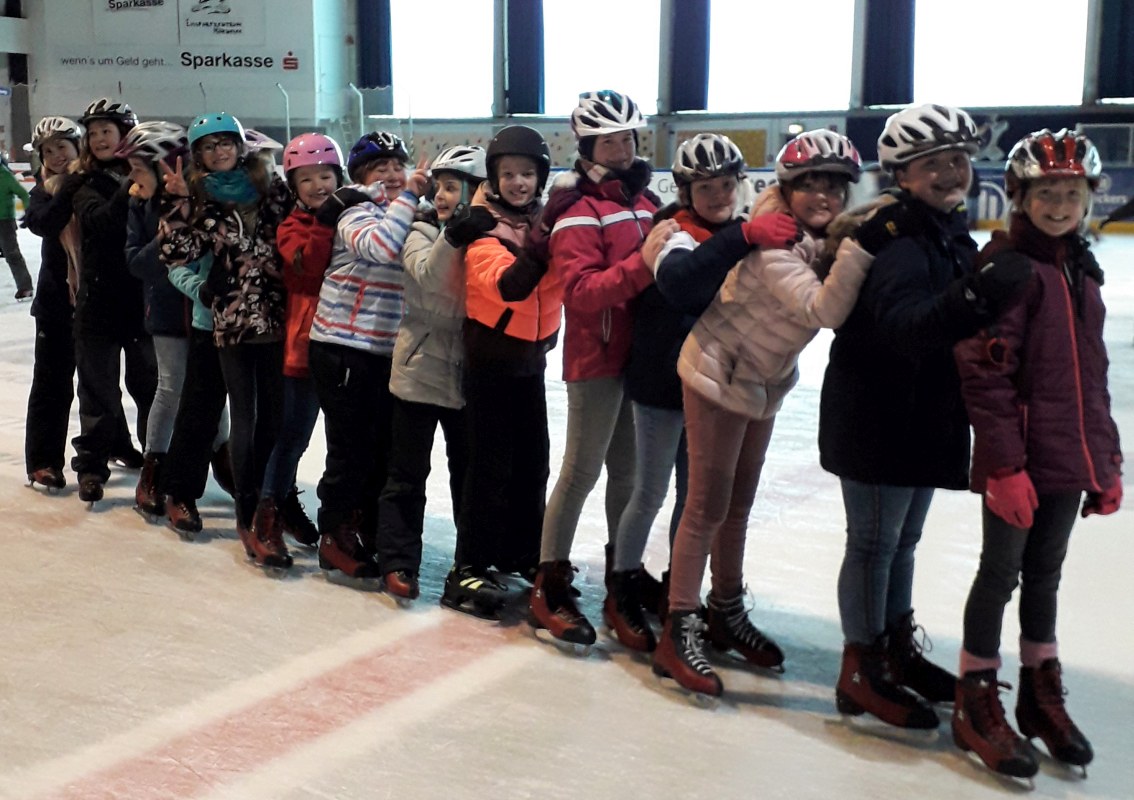 unsere Mädchen 2020 02 19 5aaufEis2