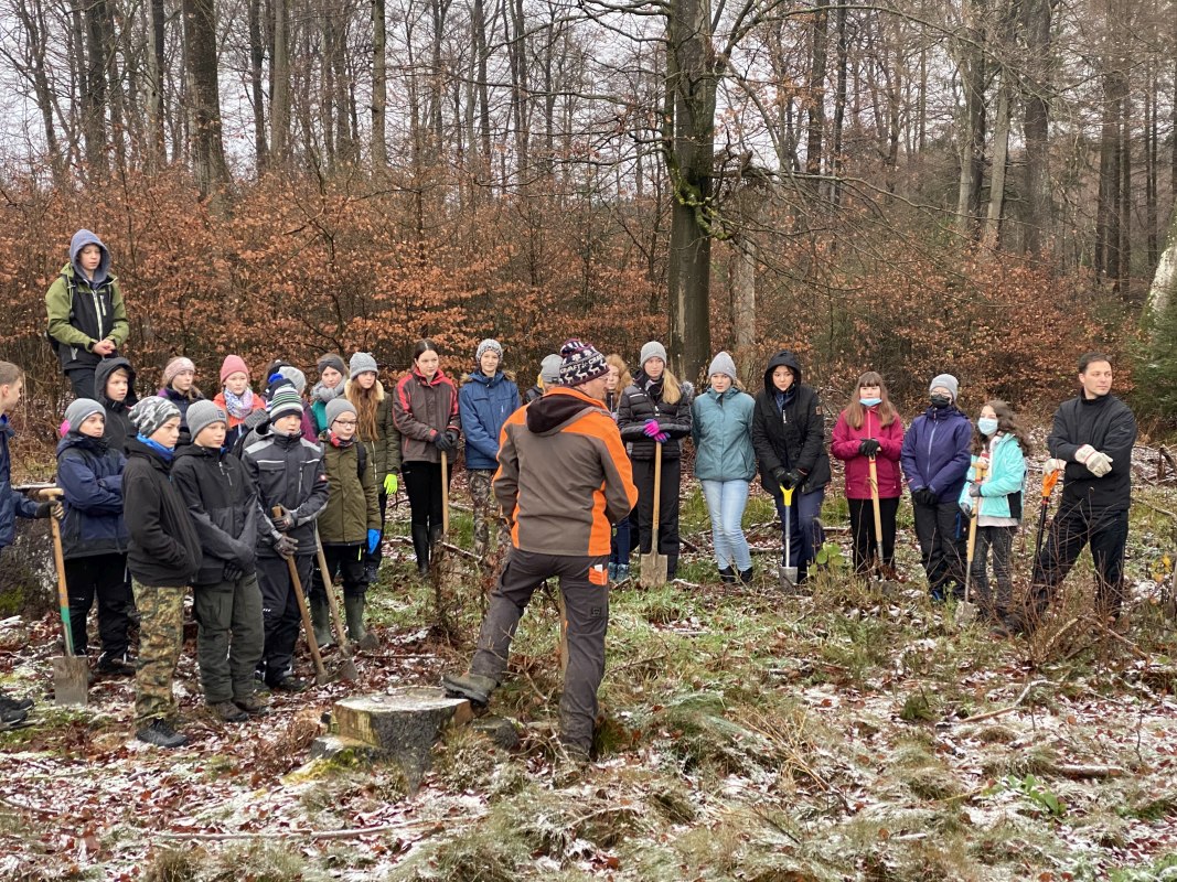 2021 12 01 Baumpflanzen12