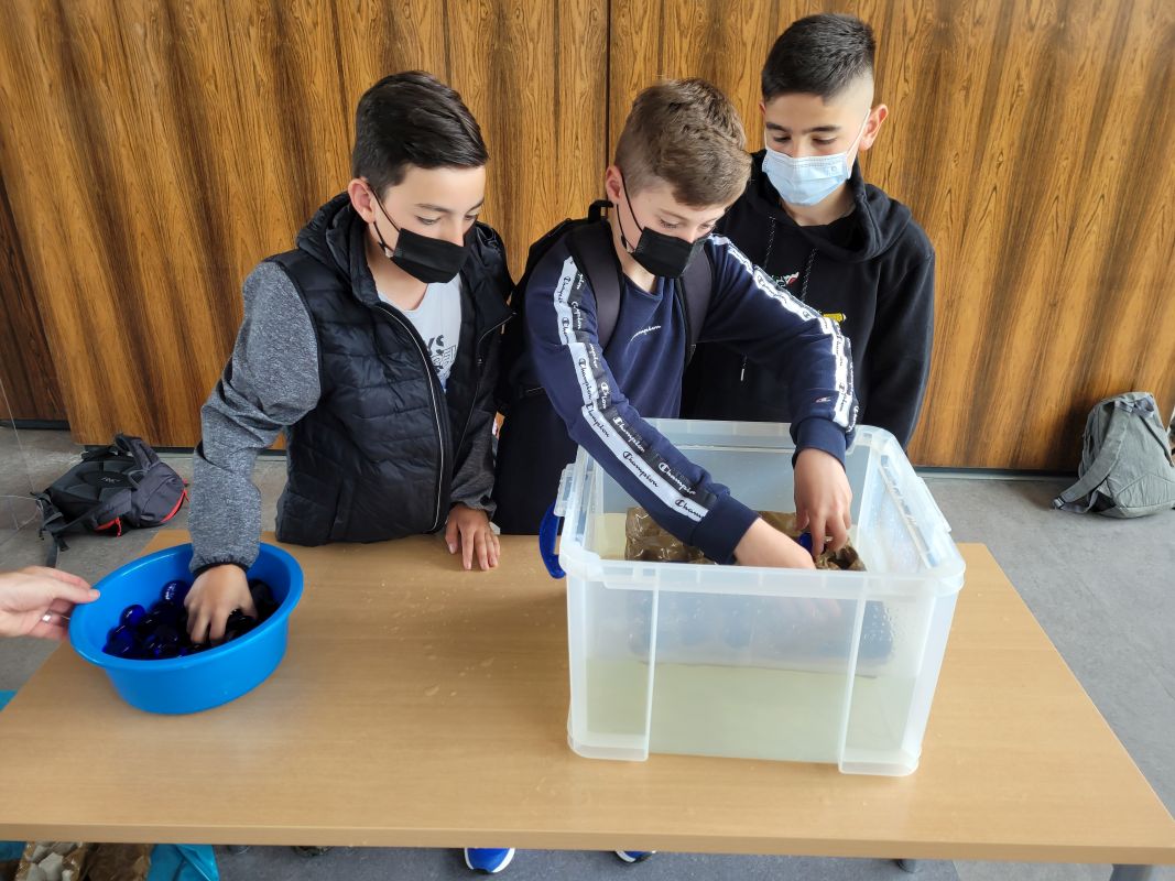 Es trägt! 1300 Gramm! 2022 06 10 Schiffahoj2